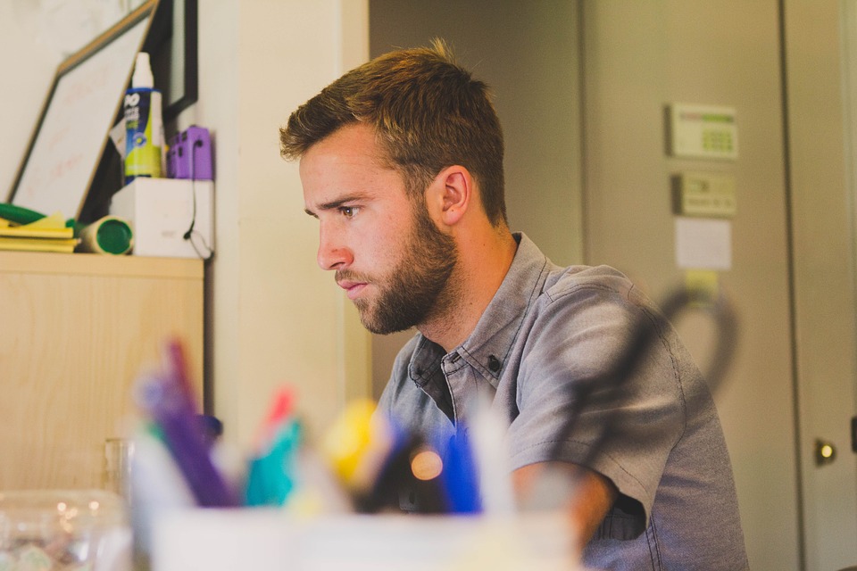 inhome-physical-therapist-sitting-at-a-desk